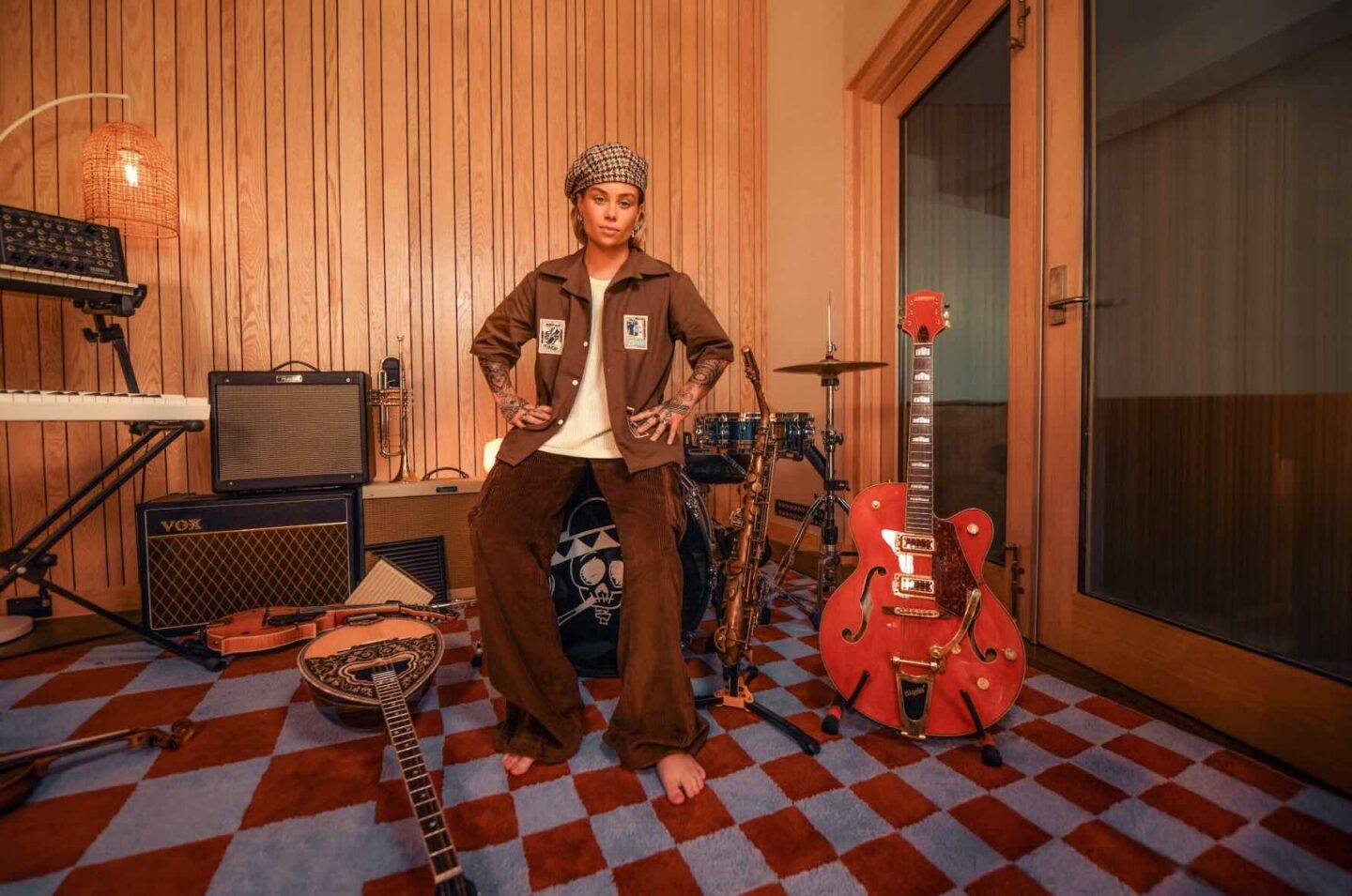 tash sultana with guitars