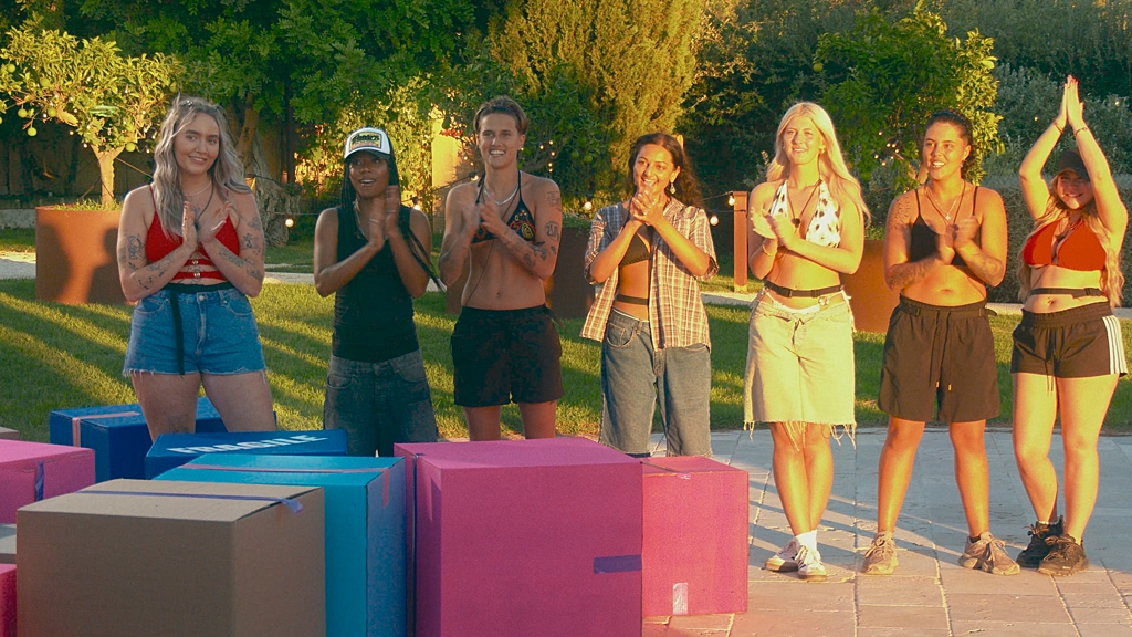 Faye, Renee, Elise, Nikita, Elisha, Ebony, Imogen - I Kissed a Girl Series 2