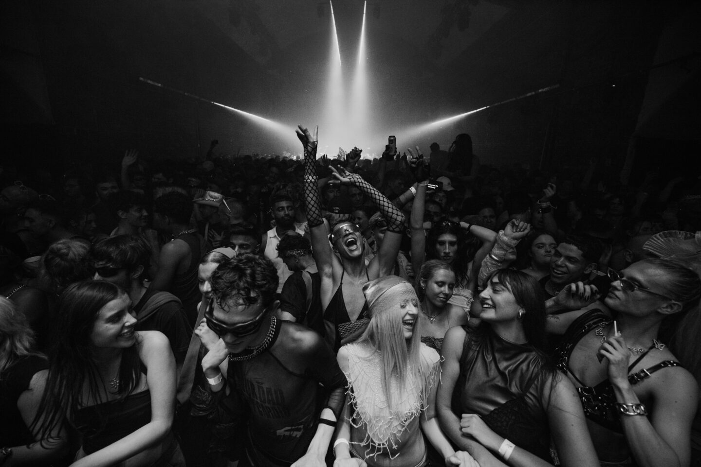 Homobloc people dancing