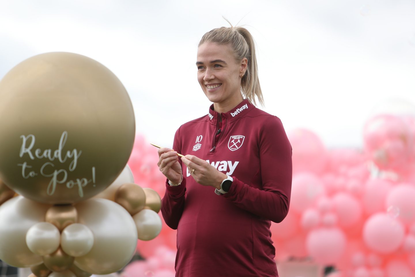 Dagný Brynjarsdóttir while pregnant
