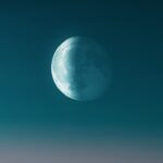 full moon during day